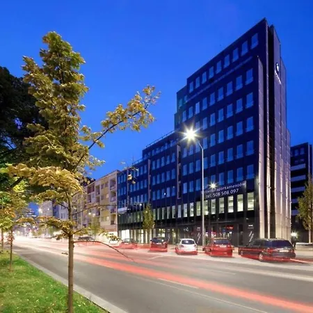 Lägenhet Black Tower In Centrum