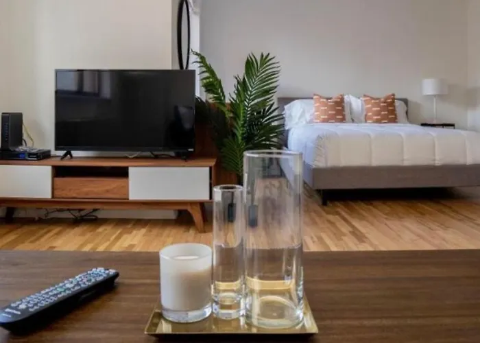 Black Tower In Centrum Lägenhet